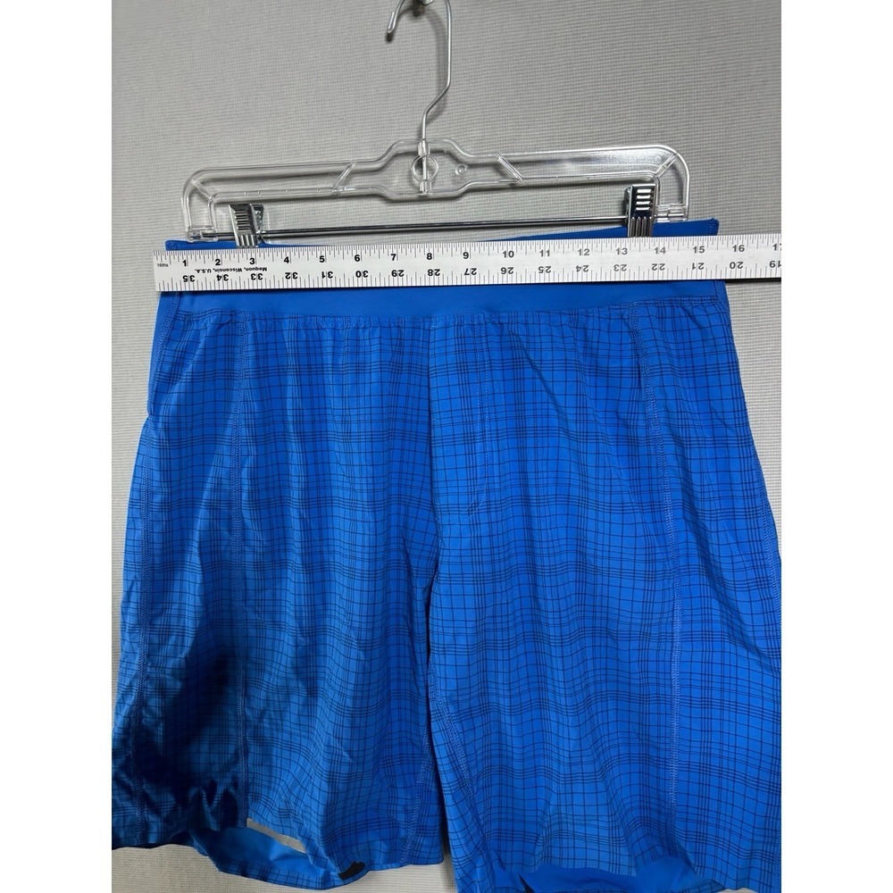 Lululemon Men's Active Blue Plaid Light Weight No Liner 9" Inseam Sz Med